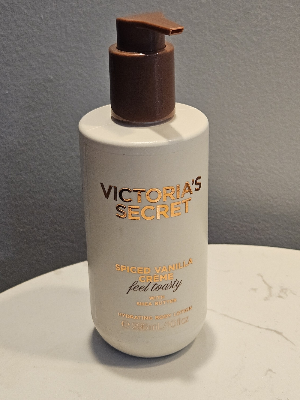 Victoria's Secret Spiced Vanilla Crème Body Lotion - Feel Toasty